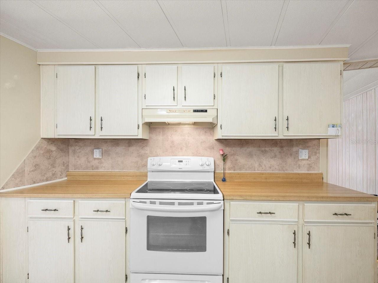 Image 21 of 38 For 8221 Highpoint Boulevard