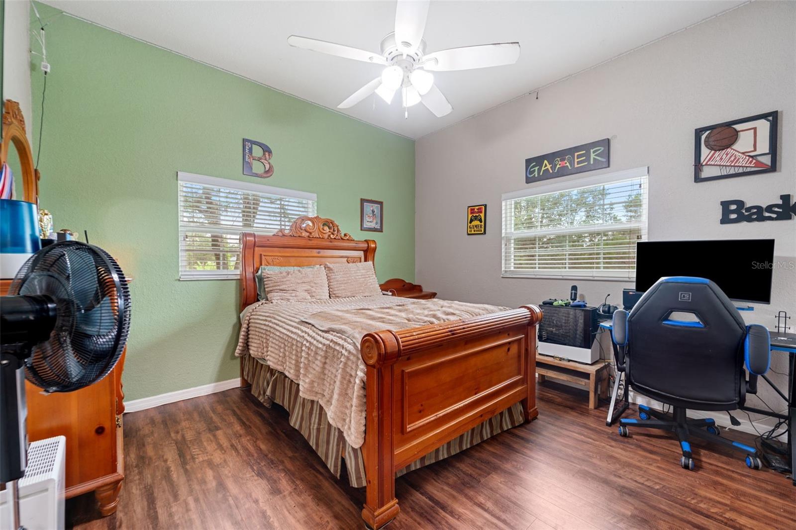 Listing photo id 15 for 14887 Buczak Road