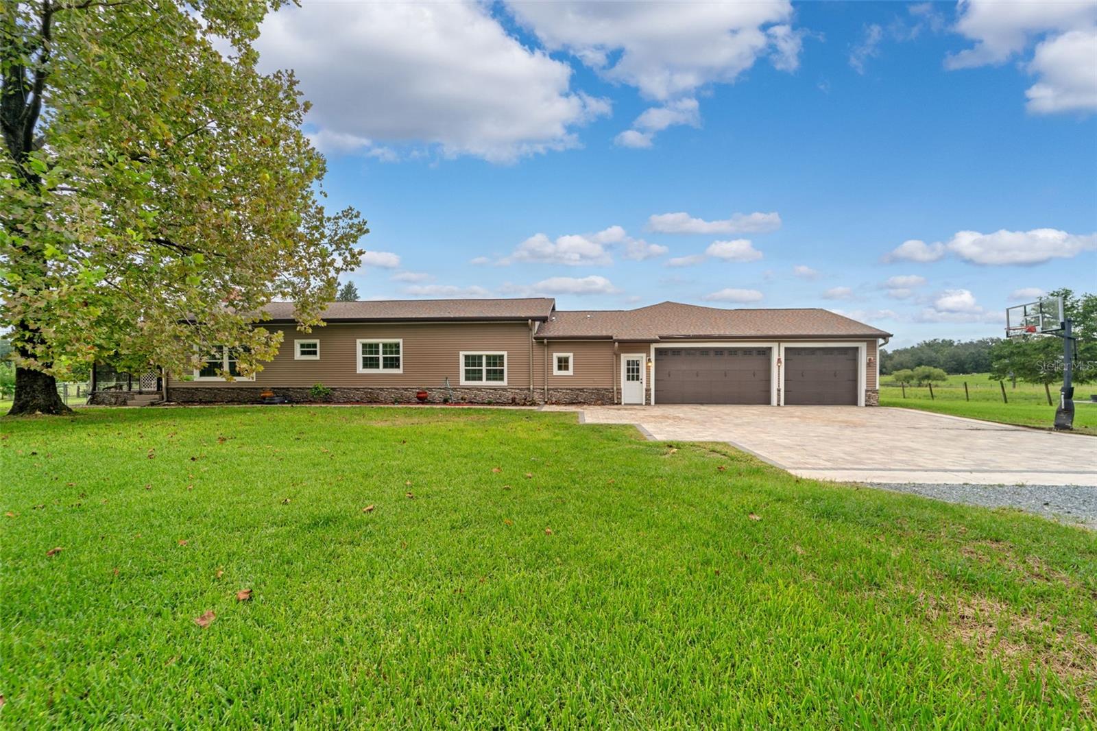 Listing photo id 0 for 14887 Buczak Road