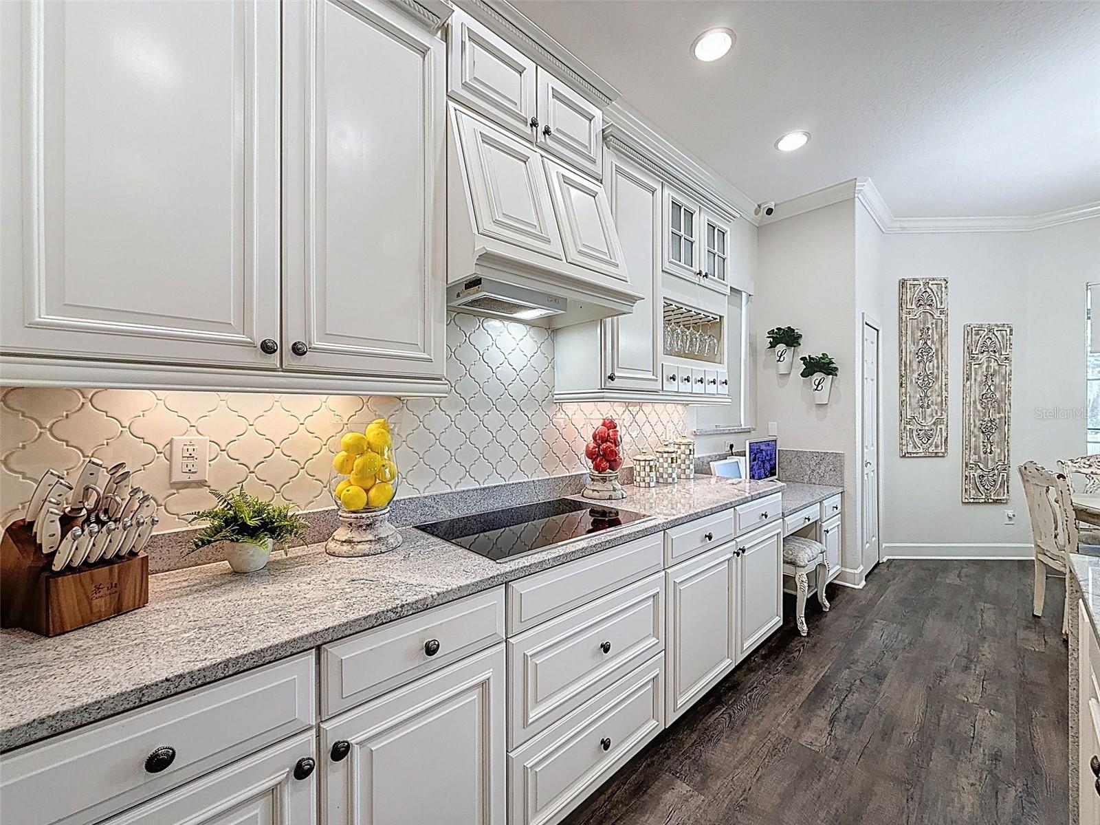 Image 10 of 53 For 11336 Oyster Bay Circle