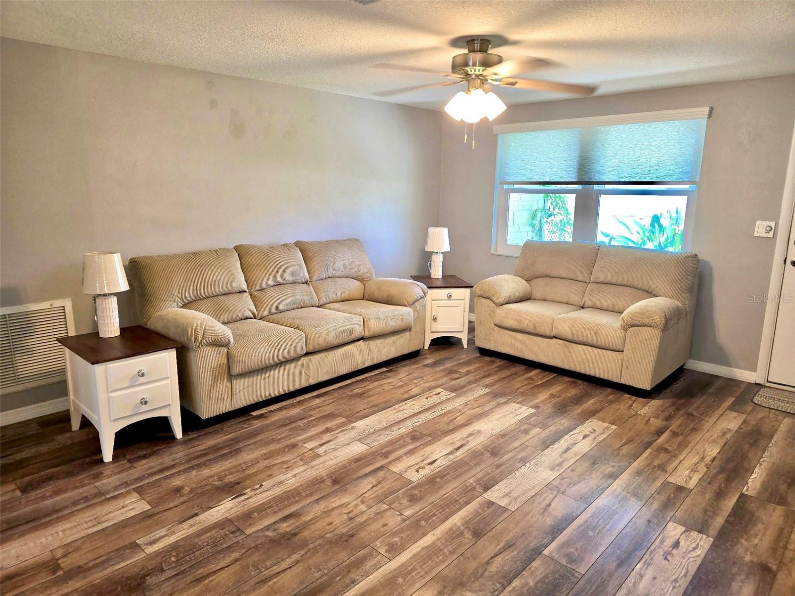 Image 4 of 26 For 1354 Linstock Drive