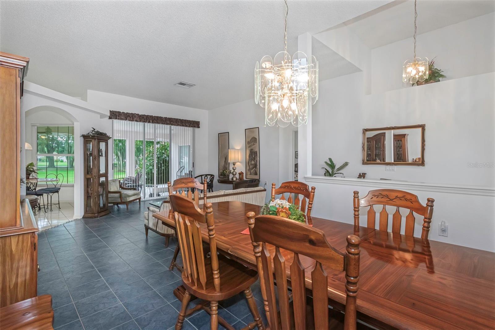 Image 14 of 47 For 9807 Oakwood Hills Court