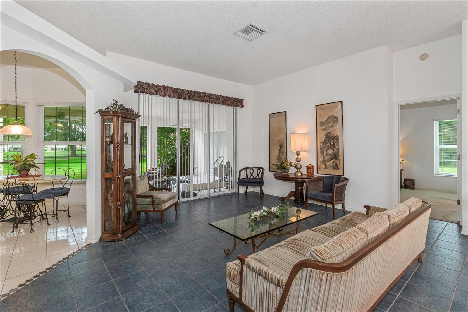 Image 16 of 47 For 9807 Oakwood Hills Court