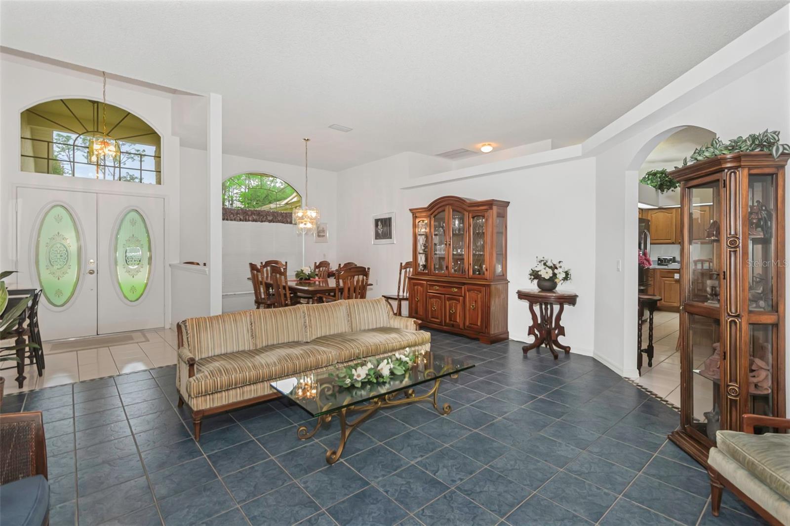 Image 17 of 47 For 9807 Oakwood Hills Court
