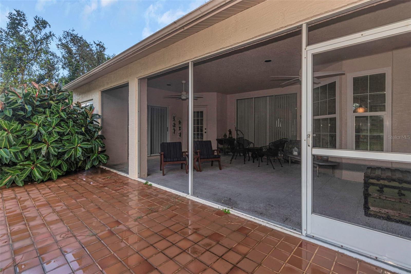 Image 3 of 47 For 9807 Oakwood Hills Court