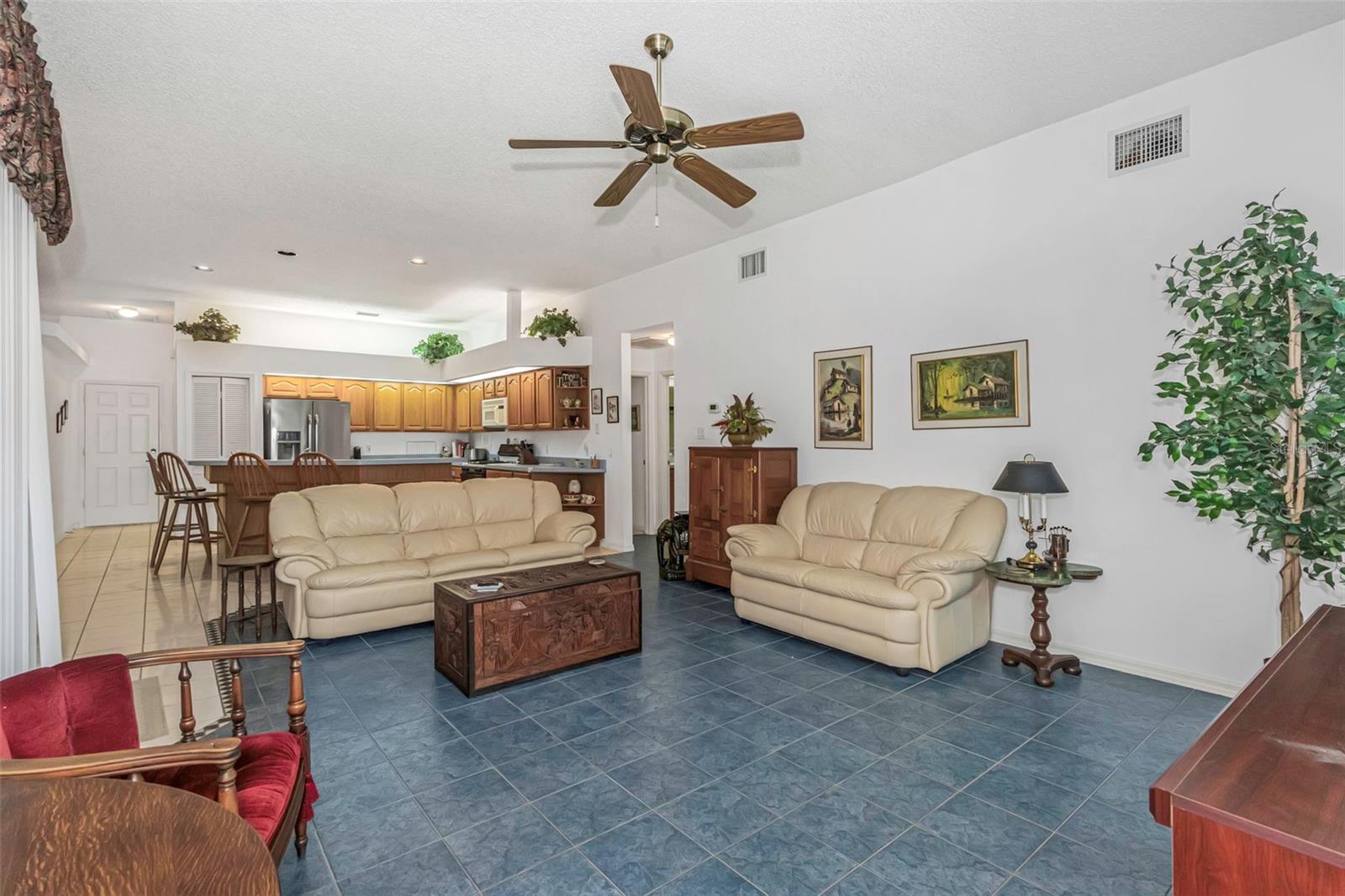 Image 34 of 47 For 9807 Oakwood Hills Court
