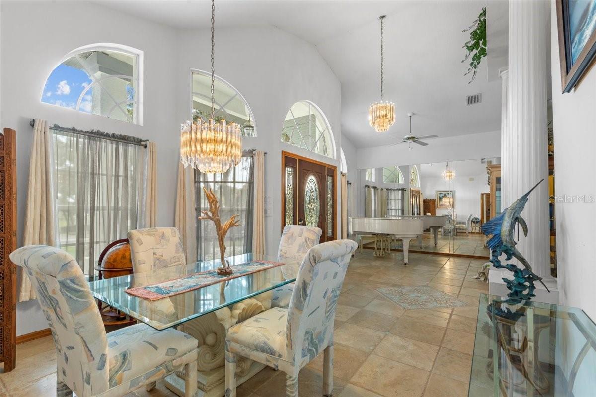 Listing photo id 14 for 74 Forest Wood Court