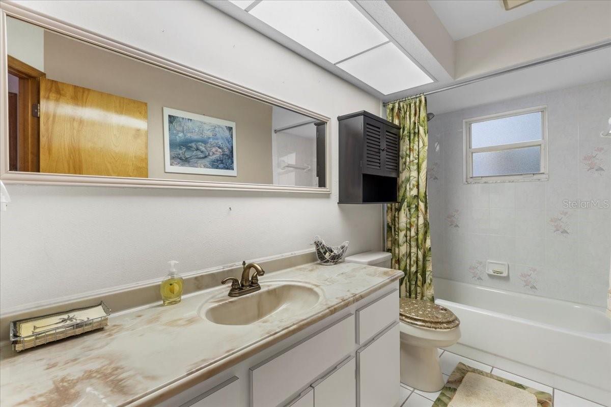 Listing photo id 20 for 74 Forest Wood Court