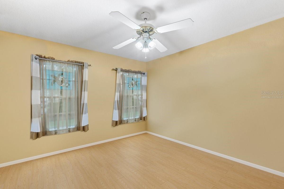 Listing photo id 23 for 74 Forest Wood Court