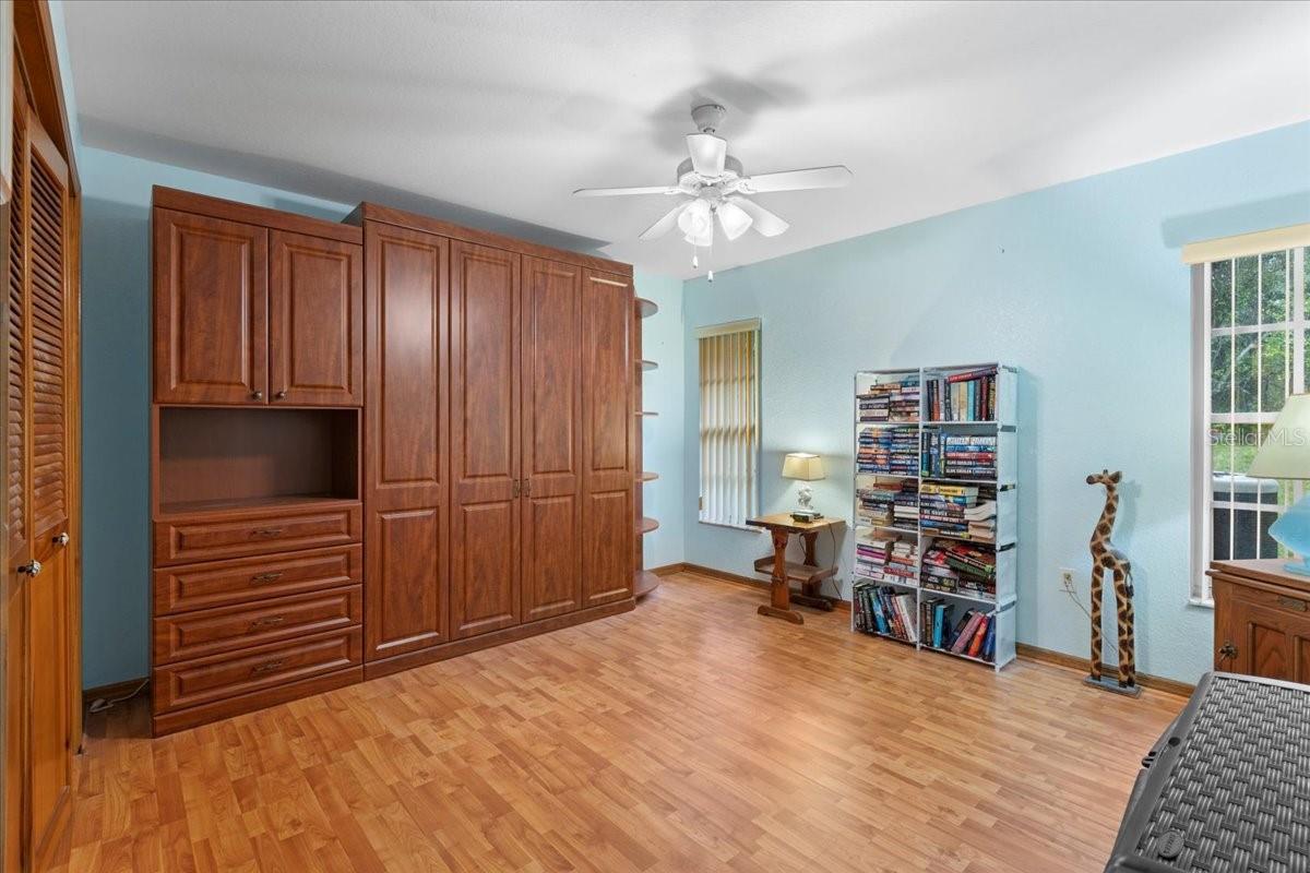 Listing photo id 26 for 74 Forest Wood Court