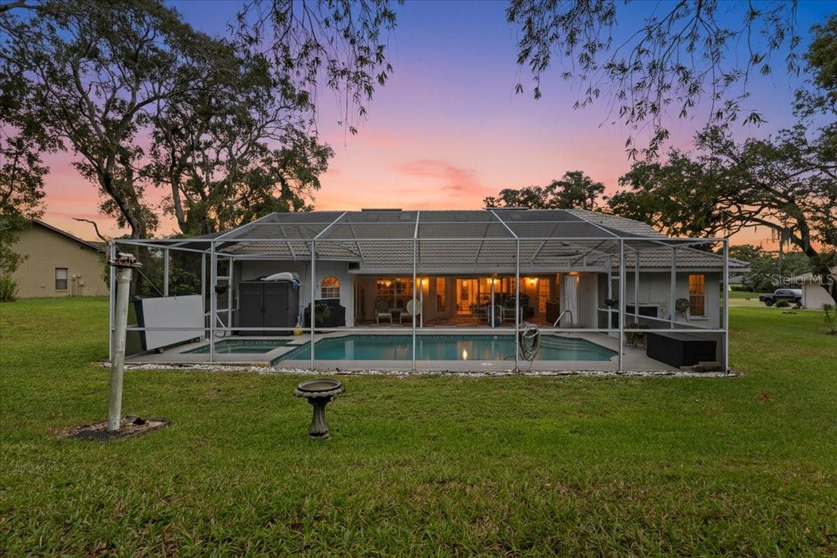 Listing photo id 1 for 74 Forest Wood Court