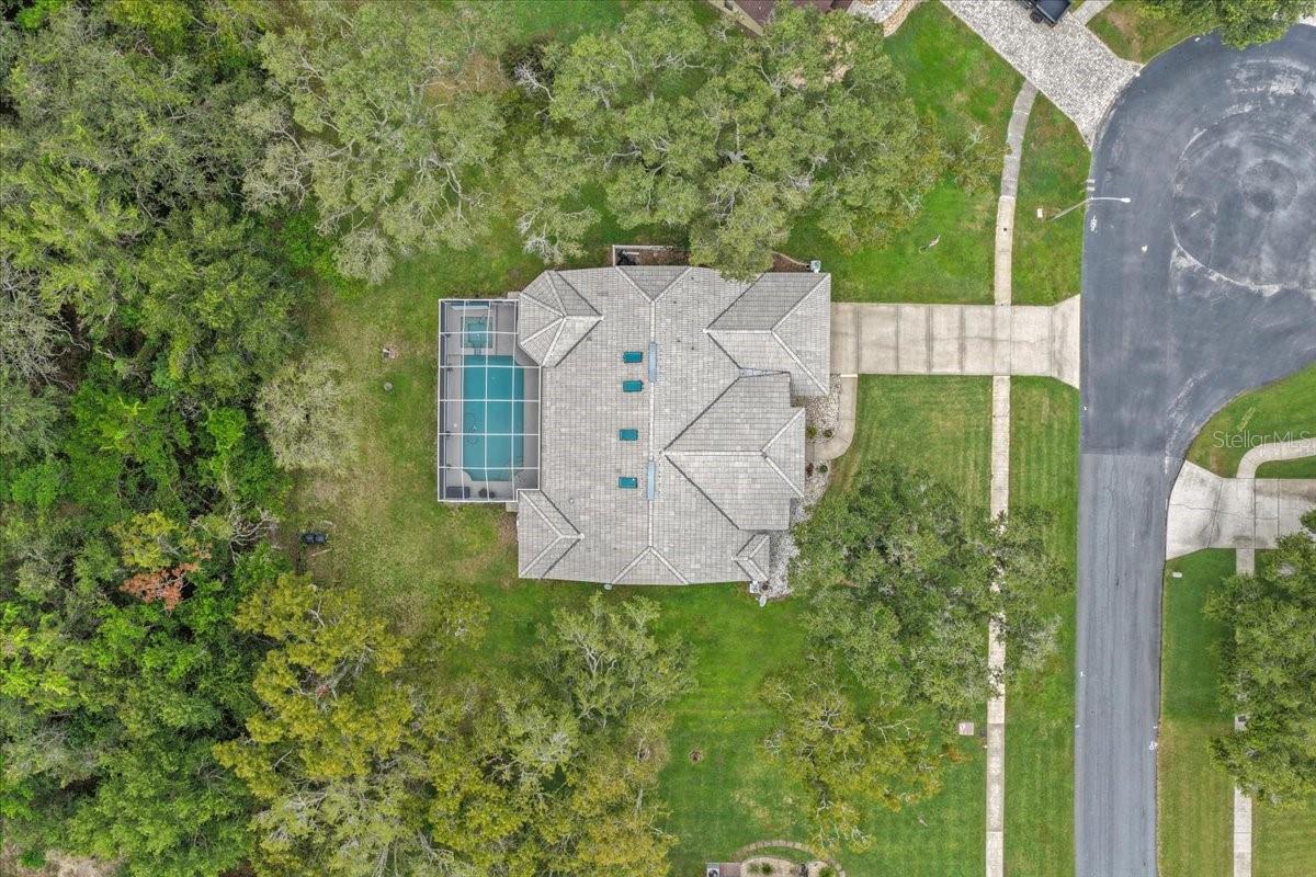 Listing photo id 2 for 74 Forest Wood Court