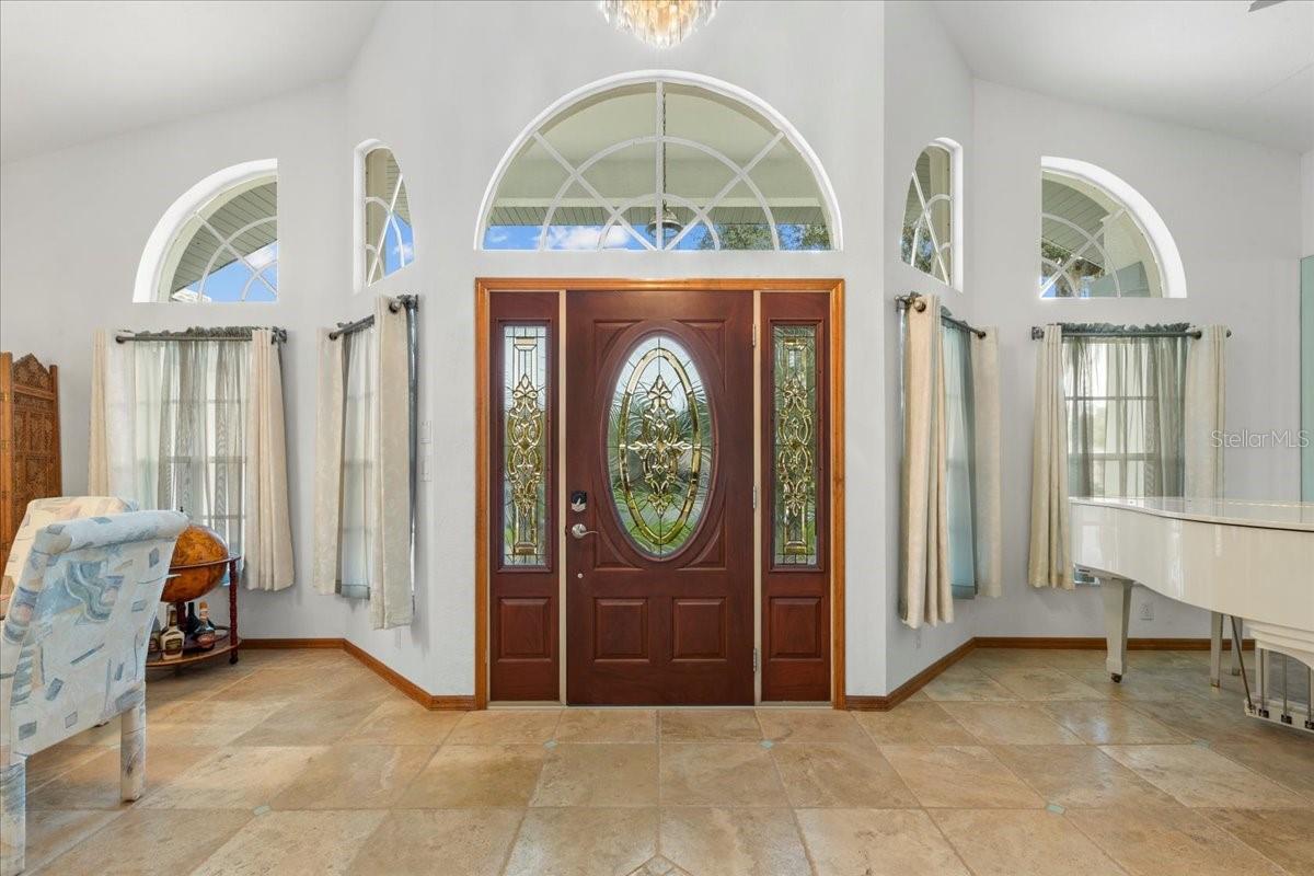 Listing photo id 4 for 74 Forest Wood Court
