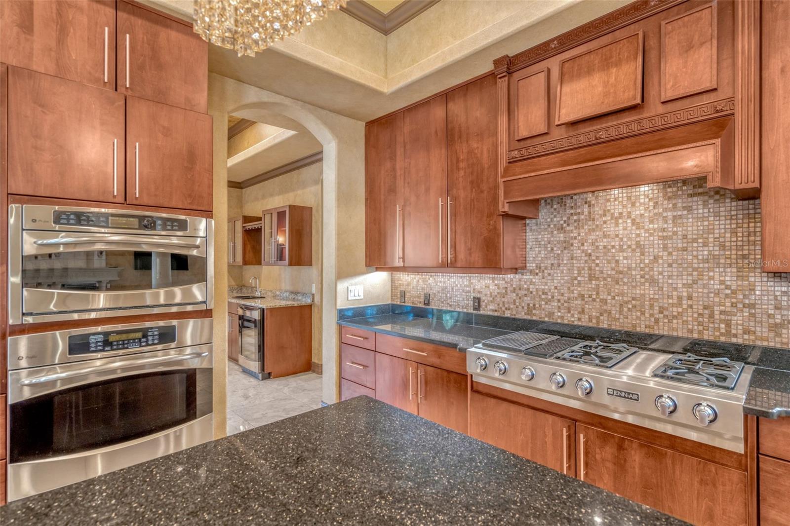 Image 11 of 49 For 1079 Ashland Avenue