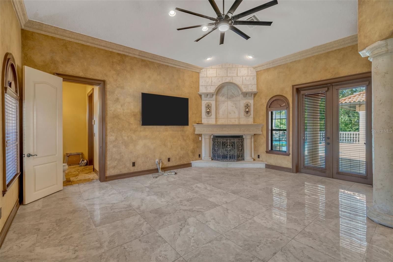 Image 15 of 49 For 1079 Ashland Avenue