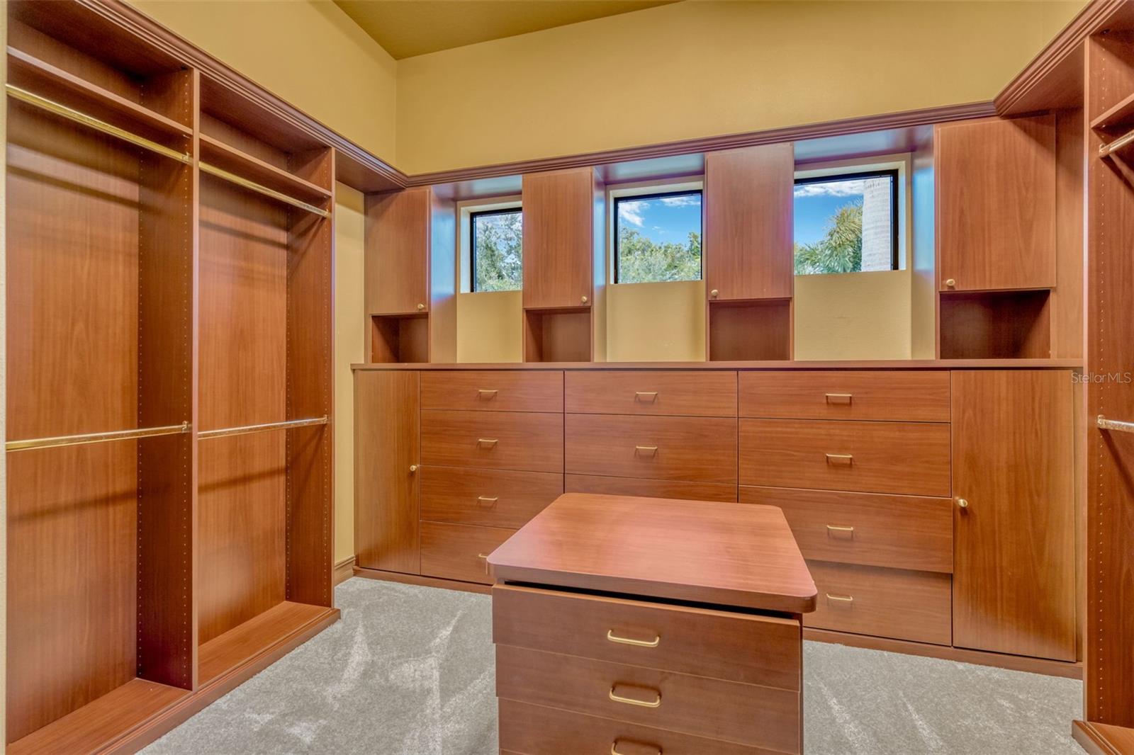Image 31 of 49 For 1079 Ashland Avenue