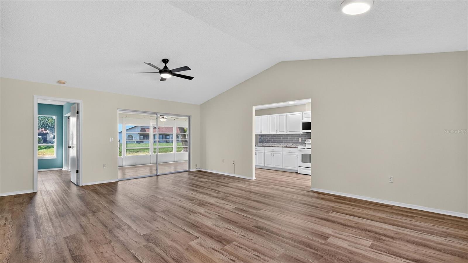 Image 16 of 42 For 7280 Scotland Circle