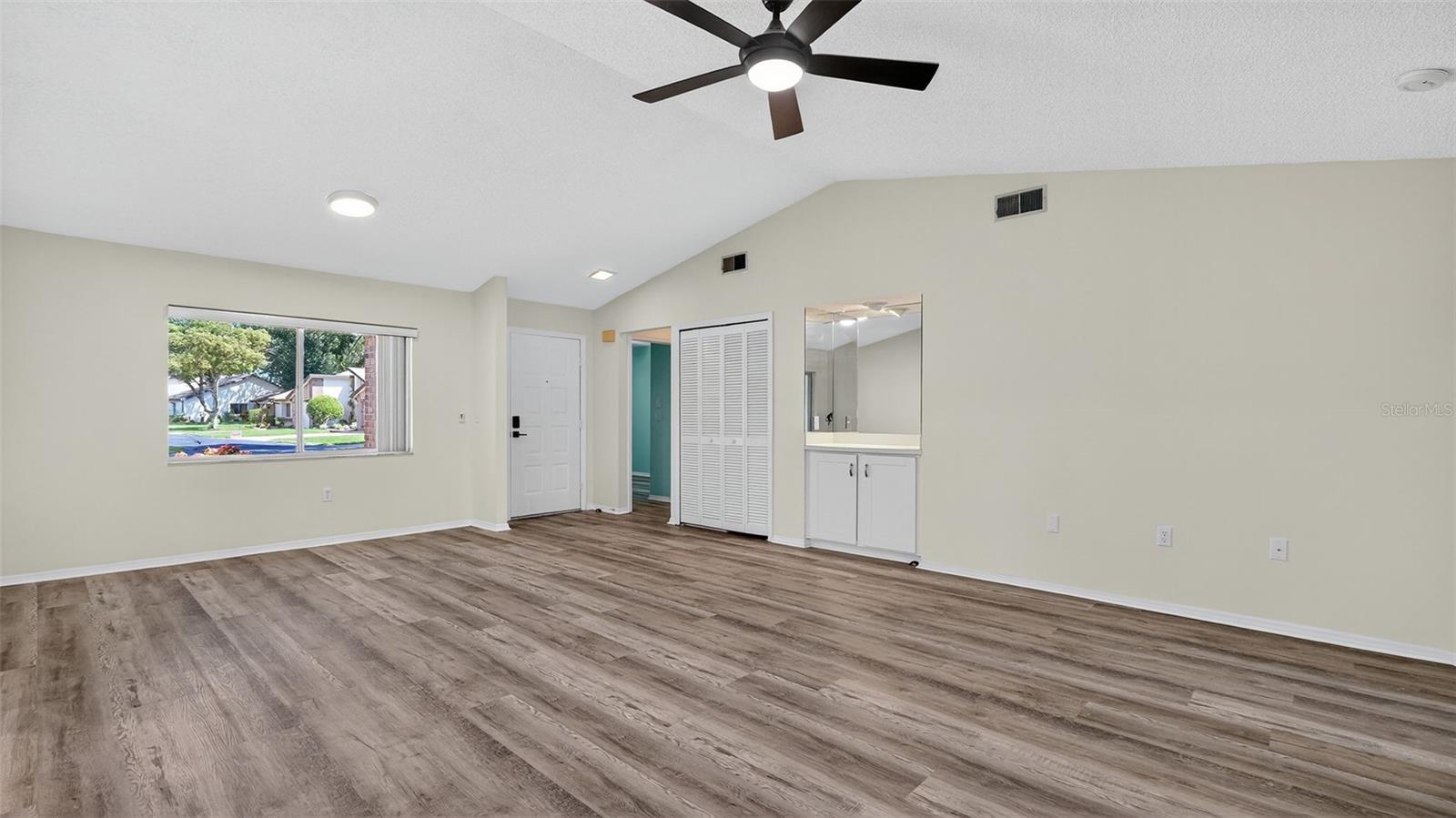 Image 19 of 42 For 7280 Scotland Circle