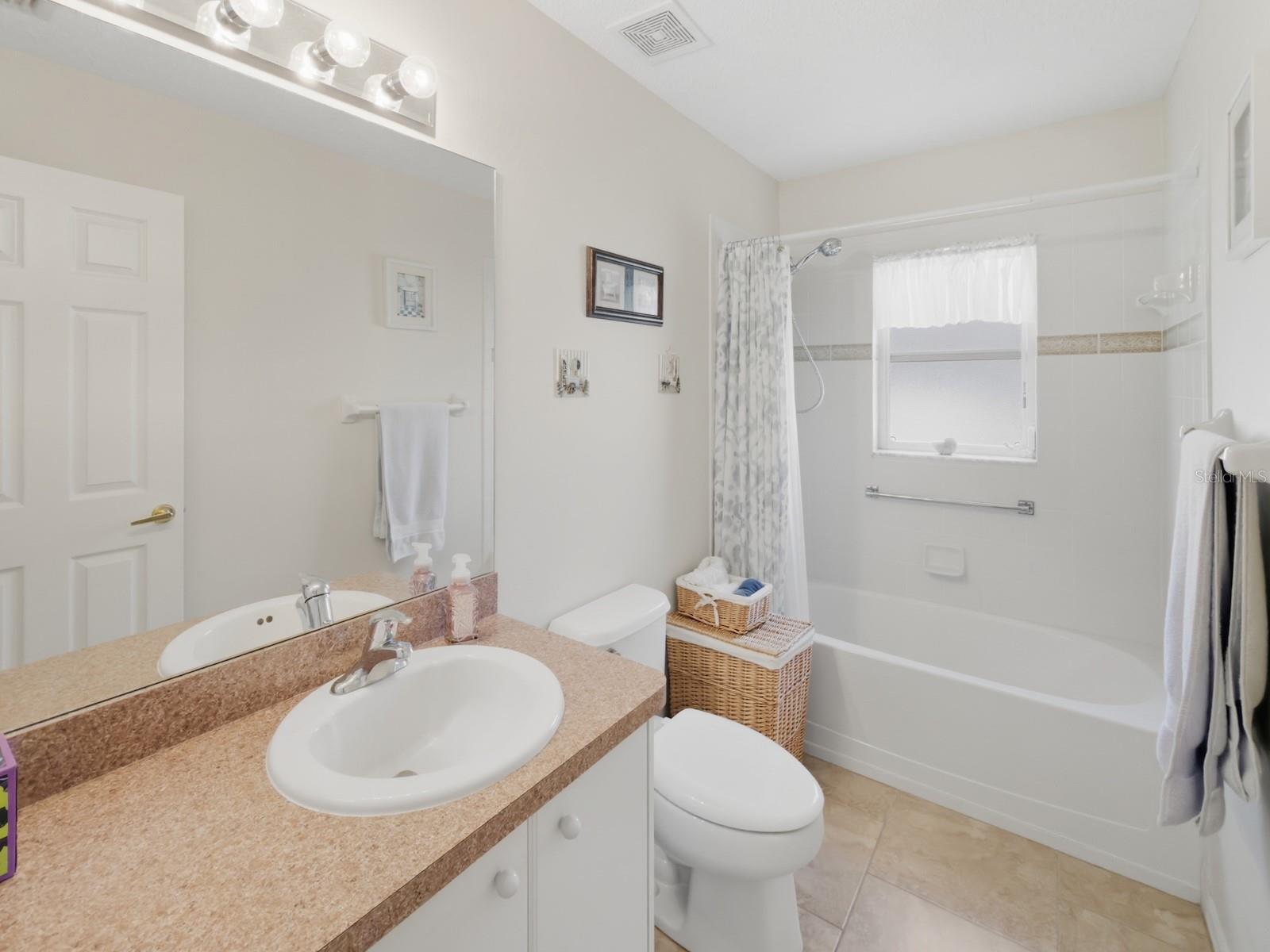 Image 34 of 70 For 18635 Myrtlewood Drive