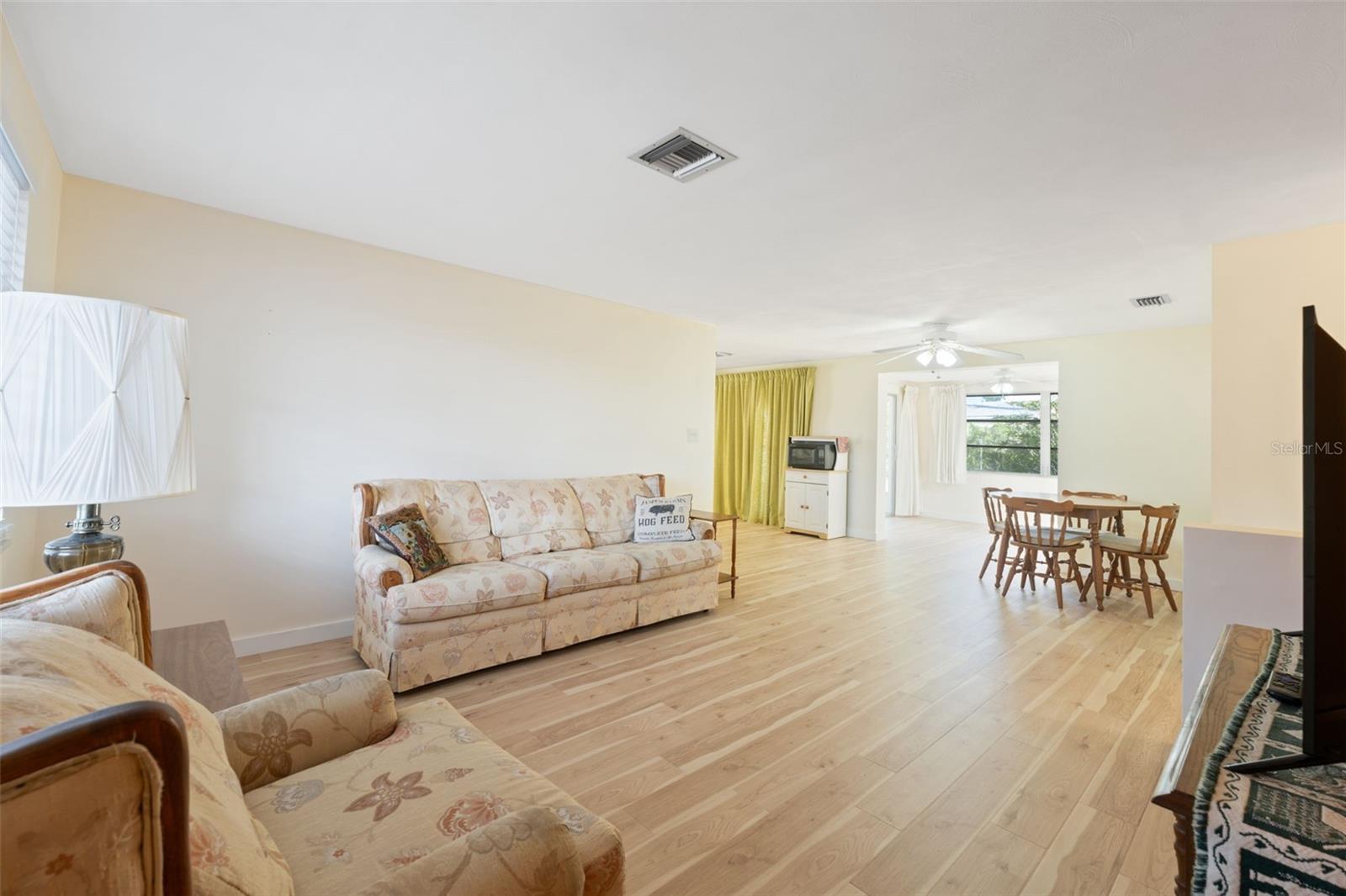 Image 6 of 25 For 3041 Fairmount Drive