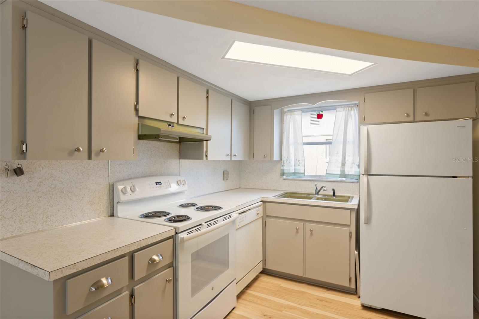 Image 7 of 25 For 3041 Fairmount Drive