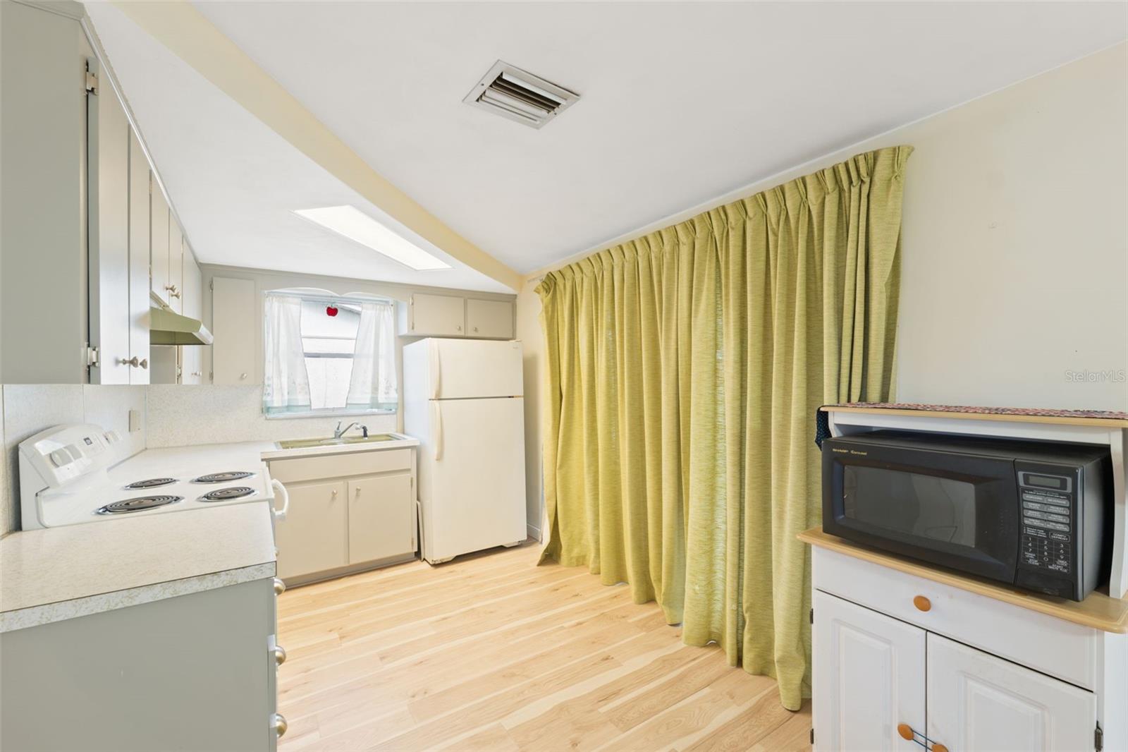 Image 9 of 25 For 3041 Fairmount Drive