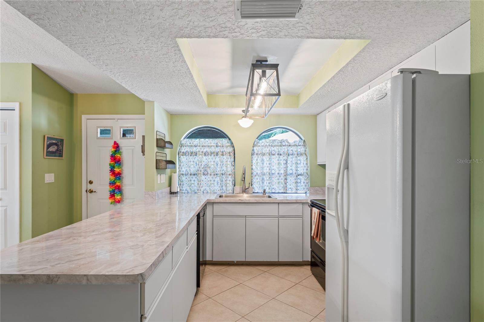 Listing photo id 12 for 9195 Lingrove Road