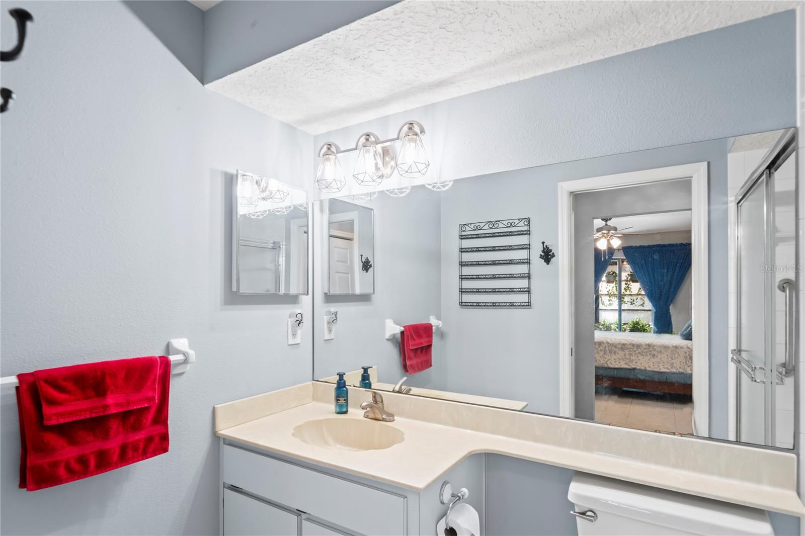 Listing photo id 21 for 9195 Lingrove Road