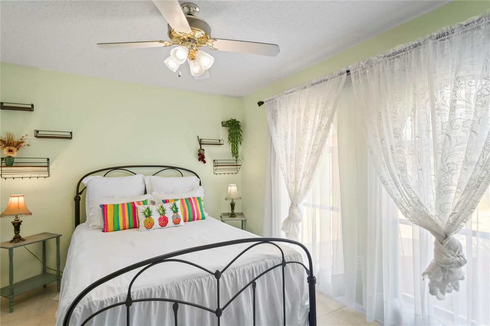 Listing photo id 23 for 9195 Lingrove Road