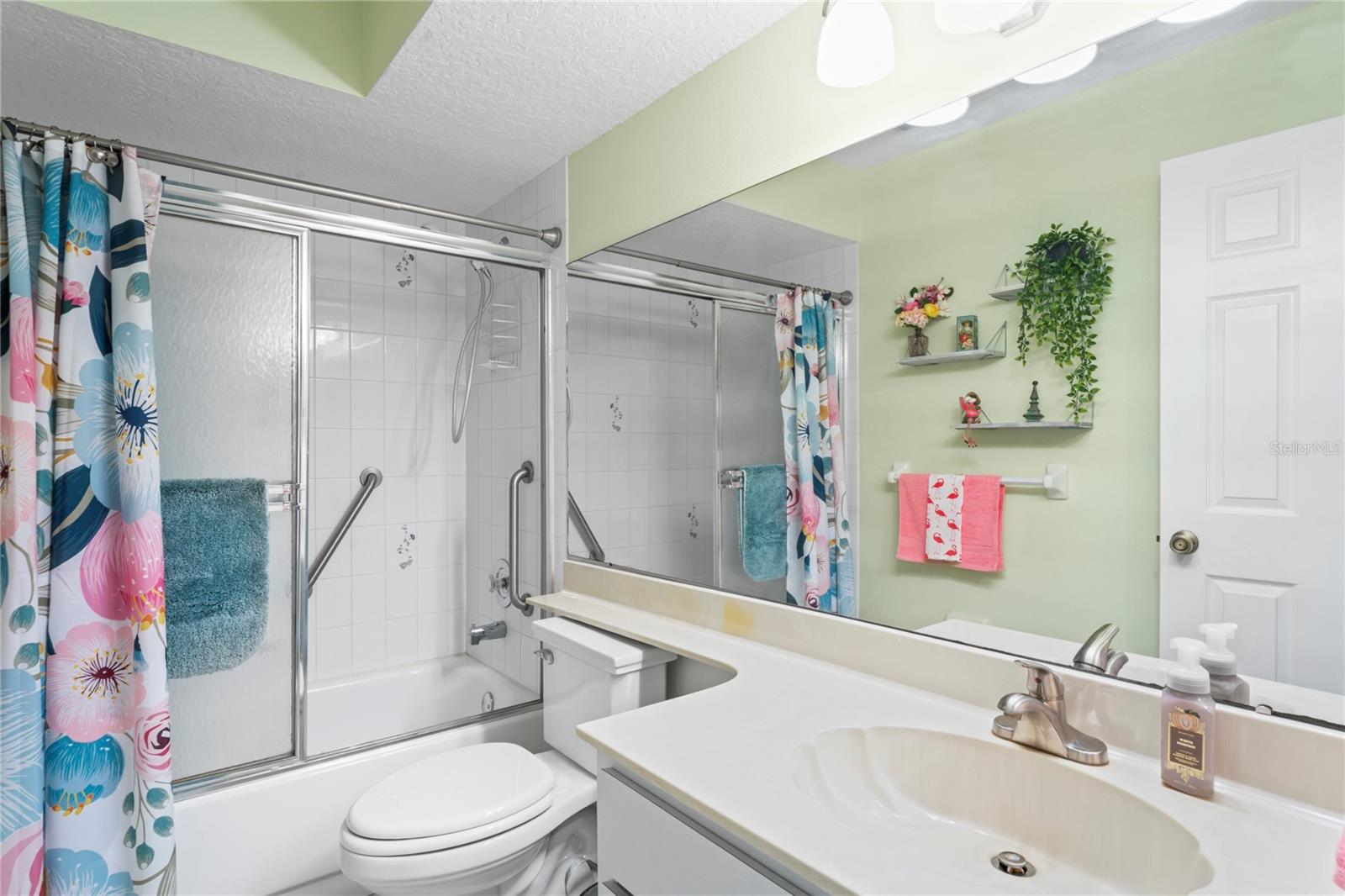 Listing photo id 26 for 9195 Lingrove Road