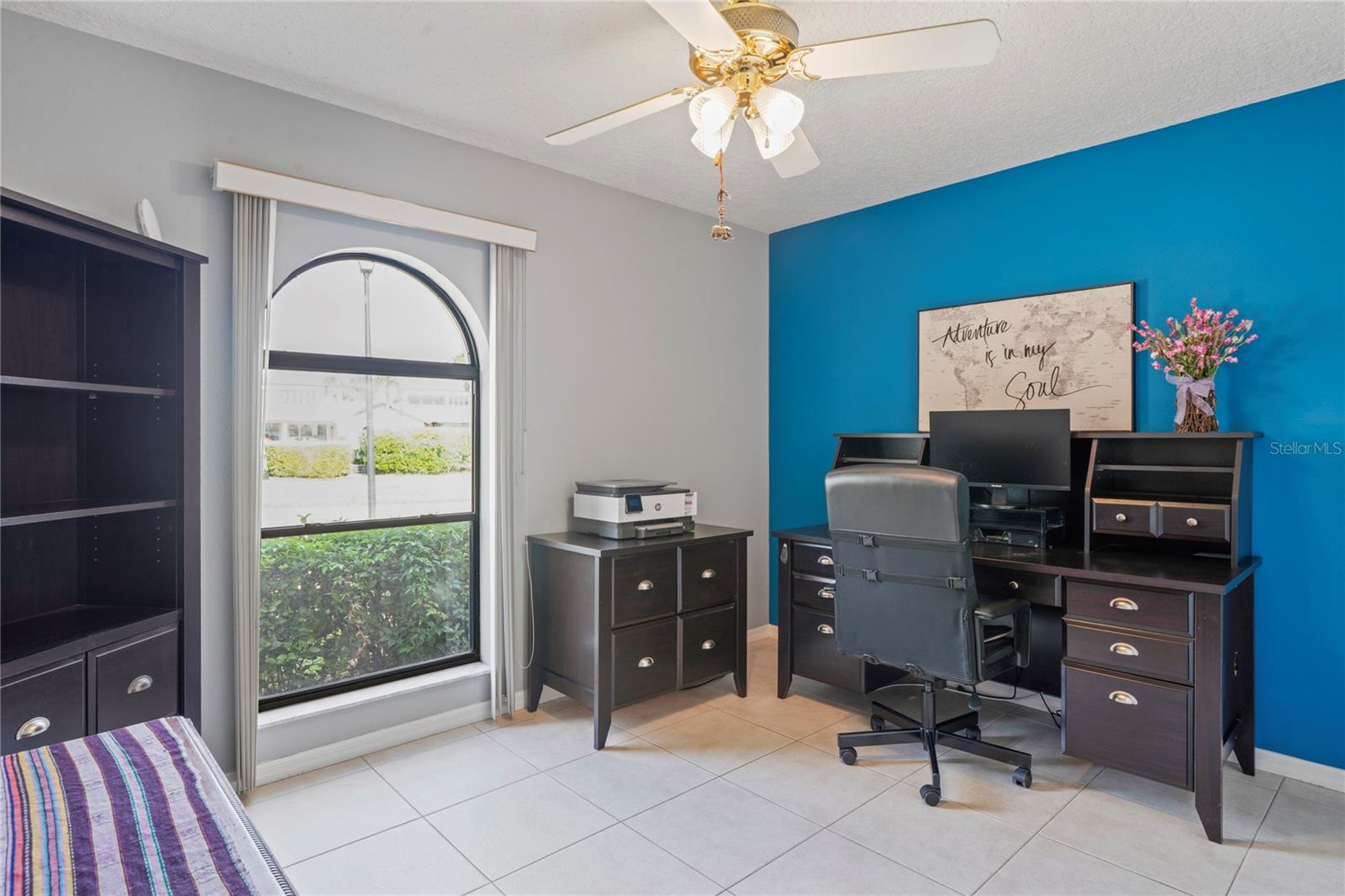 Listing photo id 29 for 9195 Lingrove Road