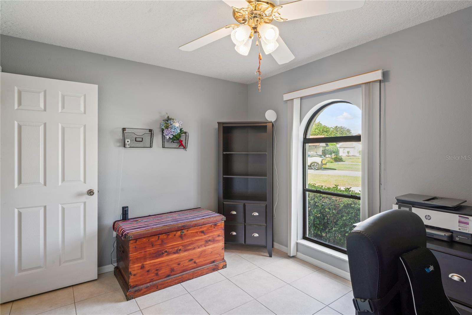 Listing photo id 31 for 9195 Lingrove Road