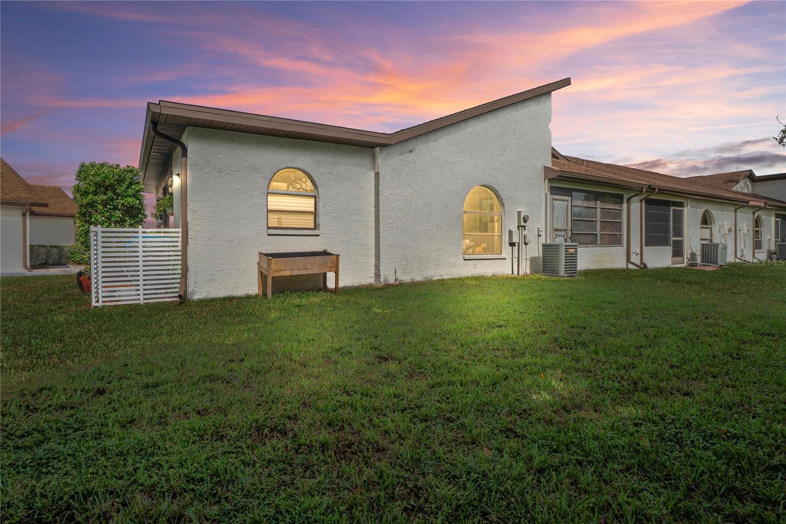 Listing photo id 36 for 9195 Lingrove Road