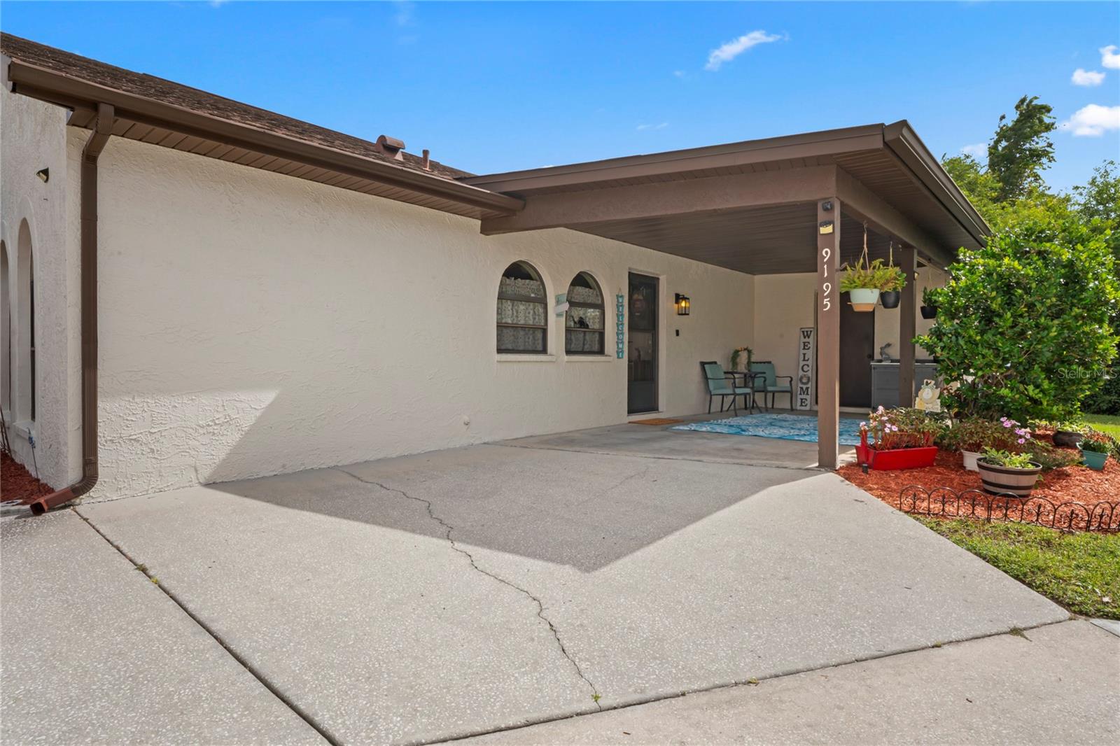 Listing photo id 40 for 9195 Lingrove Road