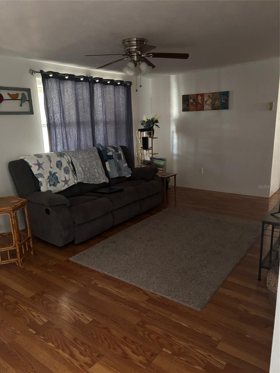 Image 7 of 15 For 4004 Cluster Drive
