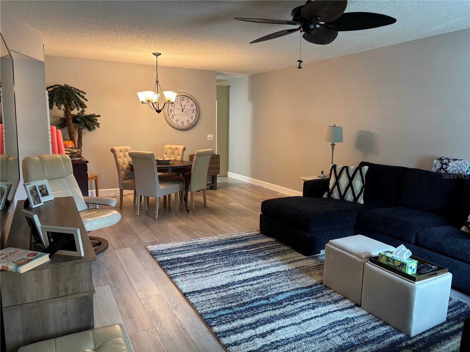 Image 4 of 29 For 2426 Ecuadorian Way 24