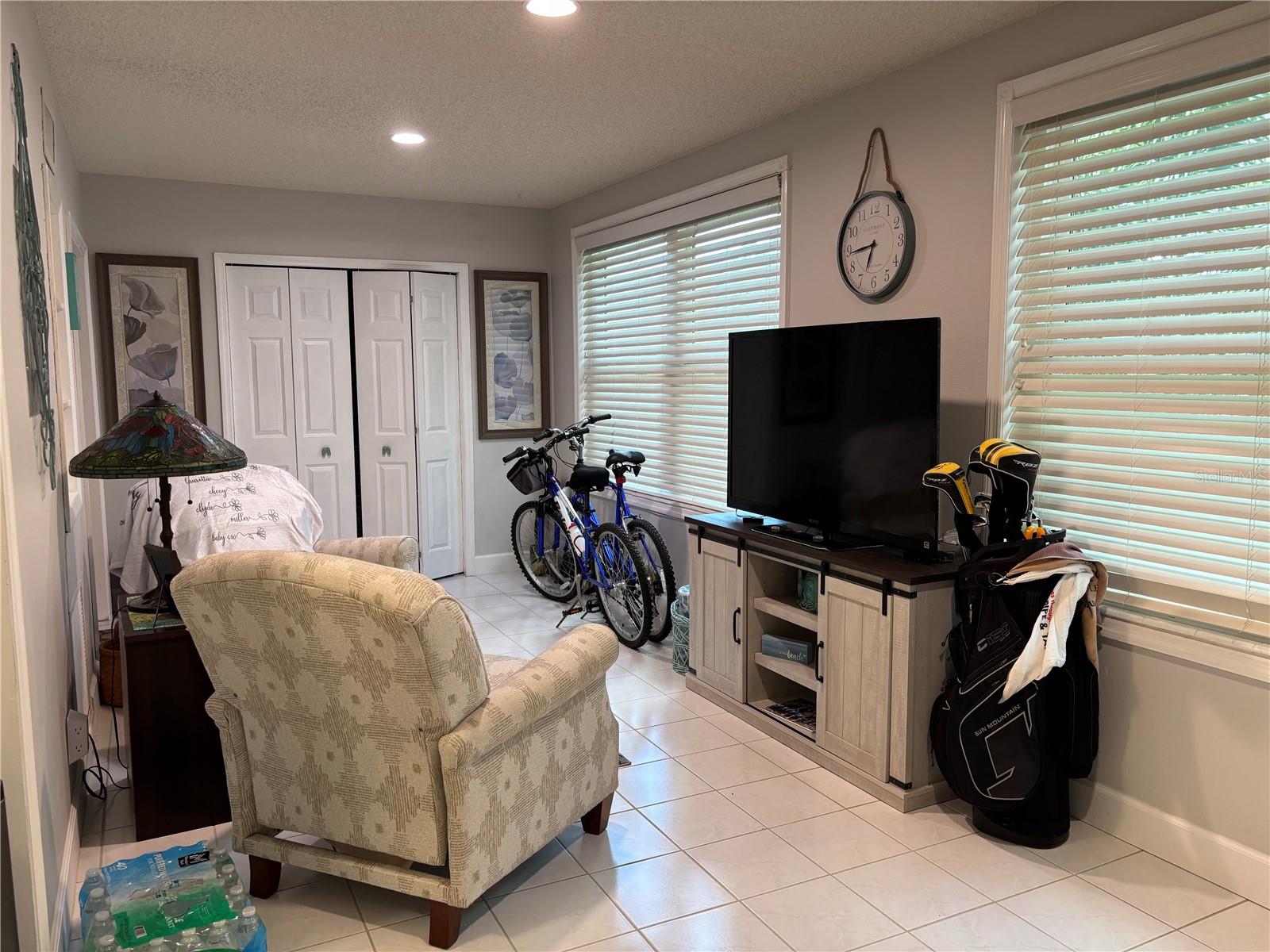 Image 9 of 29 For 2426 Ecuadorian Way 24