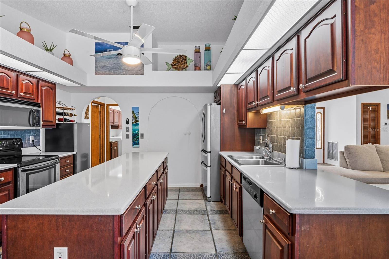 Image 10 of 100 For 13402 Whitby Road
