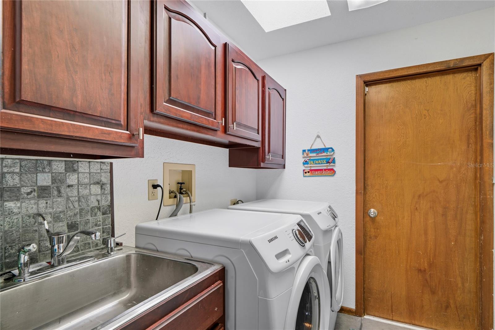 Image 43 of 100 For 13402 Whitby Road