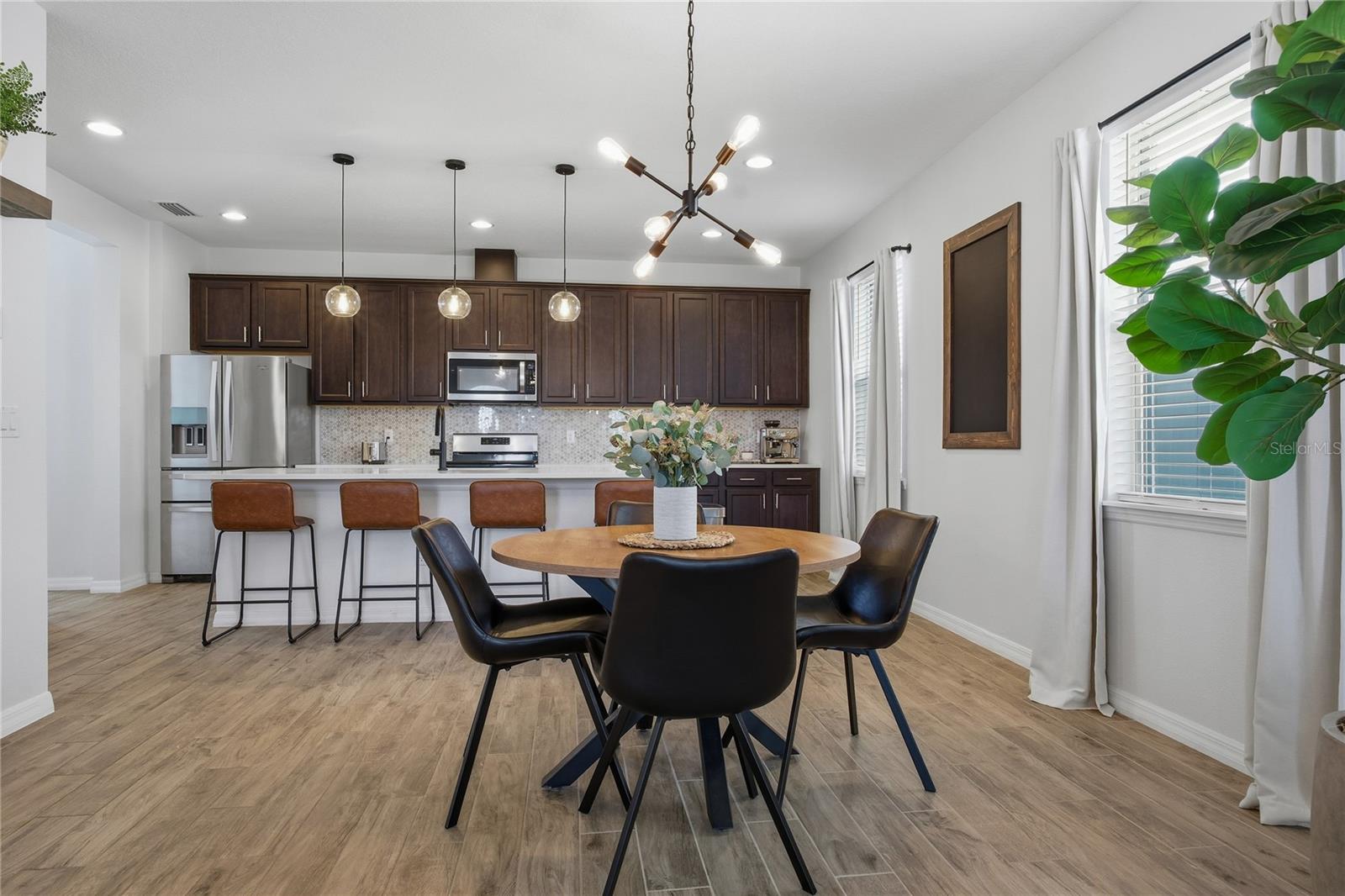 Image 11 of 60 For 2519 Delancey Street
