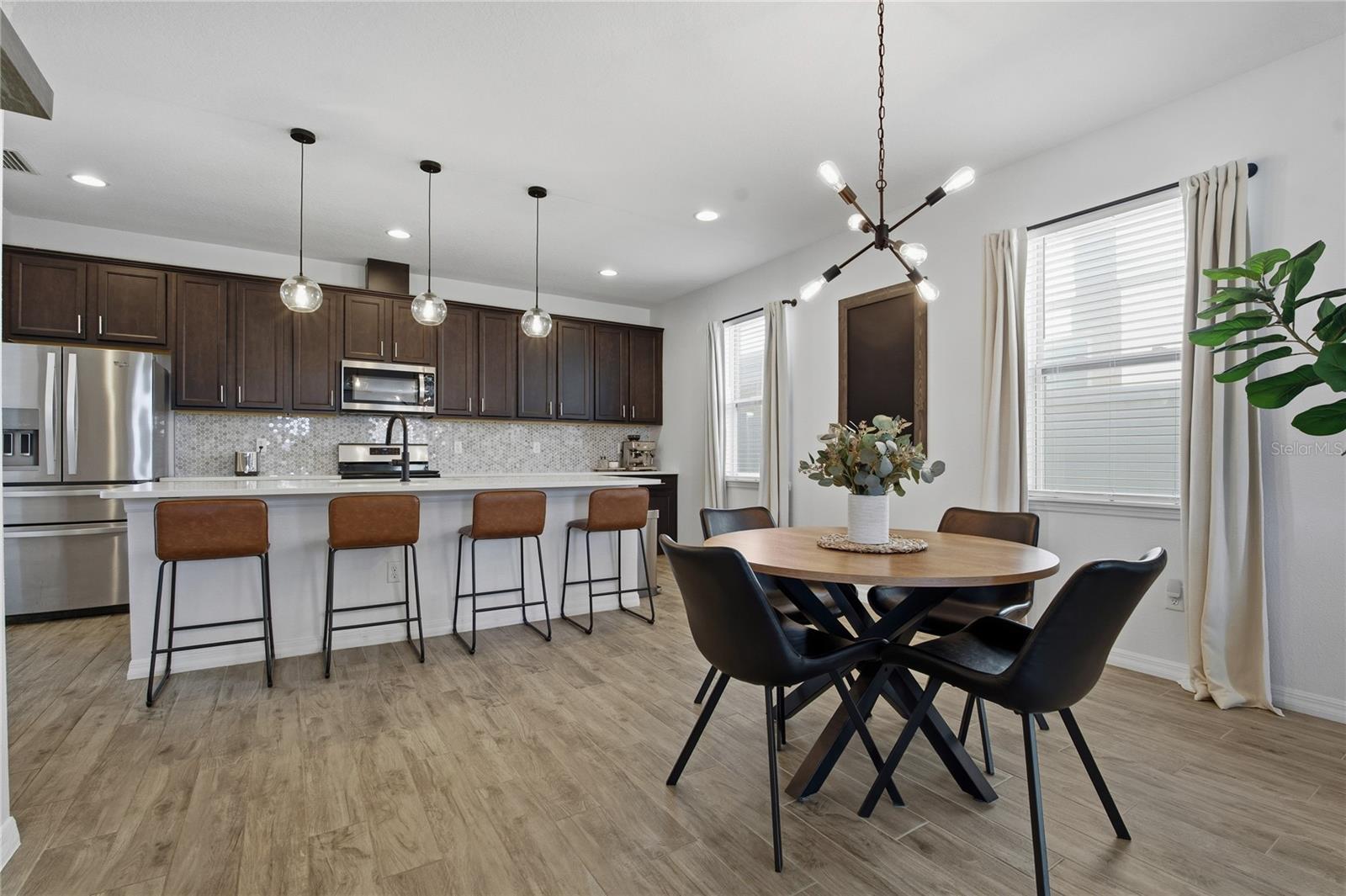 Image 12 of 60 For 2519 Delancey Street
