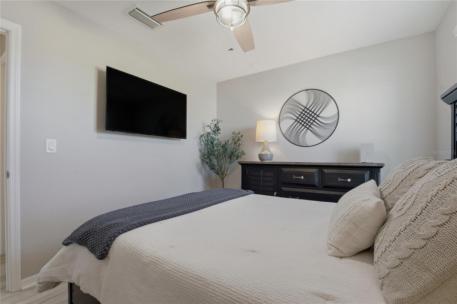 Image 31 of 60 For 2519 Delancey Street