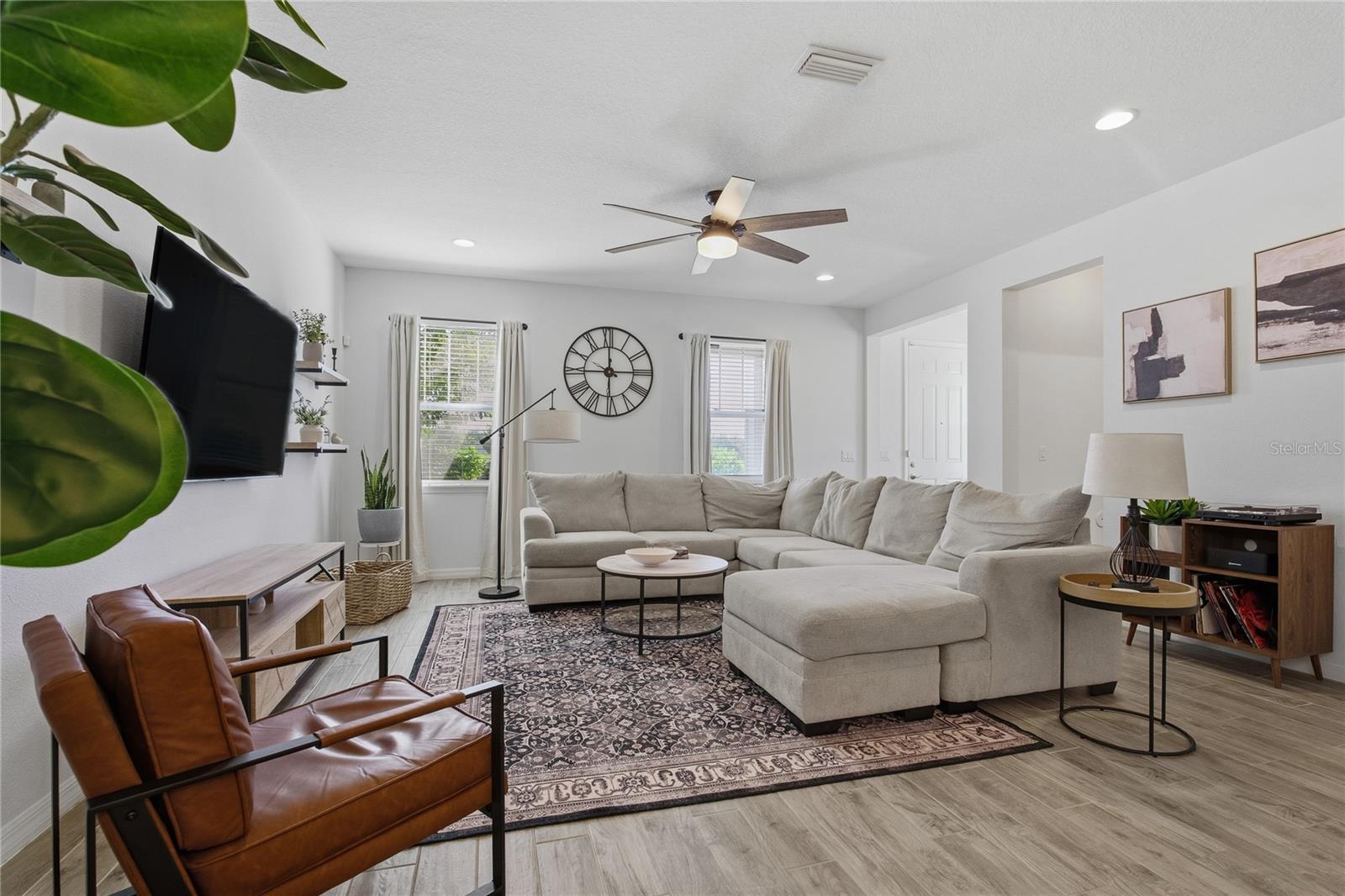 Image 9 of 60 For 2519 Delancey Street