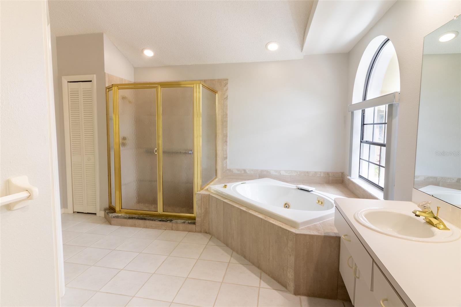 Image 21 of 31 For 13603 Glaze Brook Drive