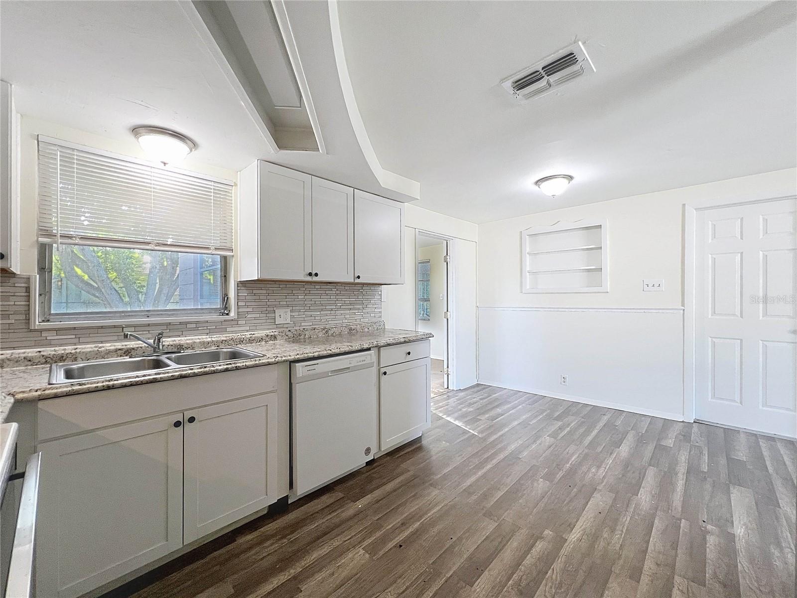 Image 11 of 33 For 3522 Cambridge Street