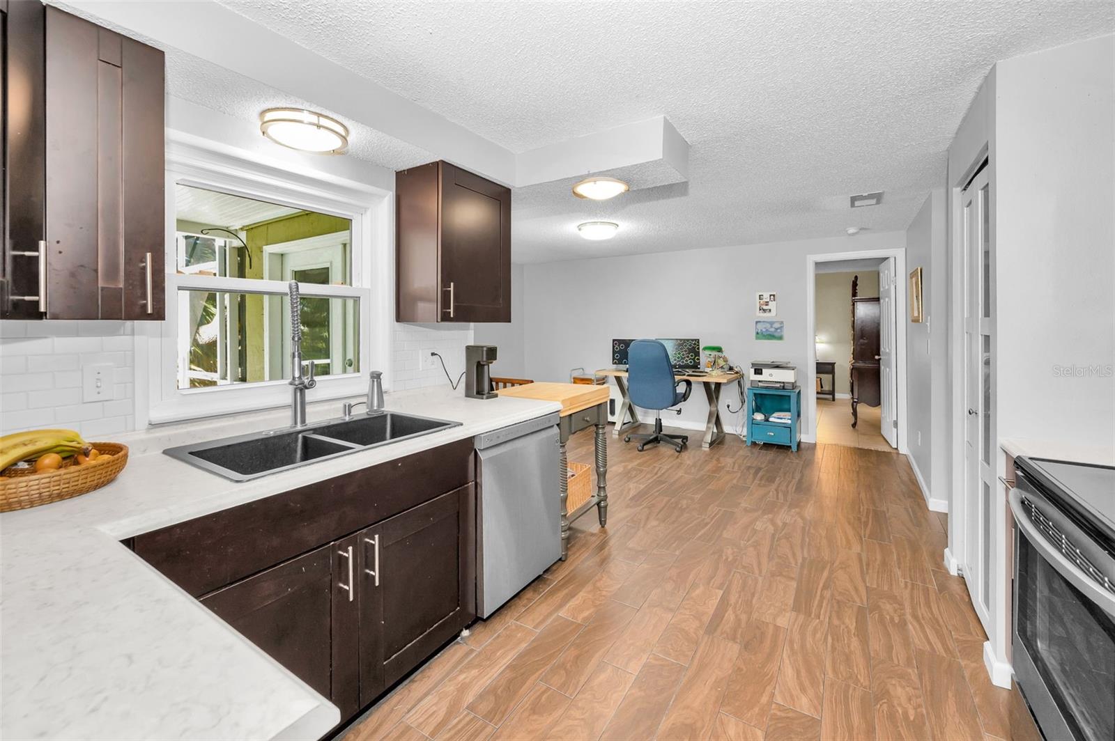 Image 12 of 84 For 646 Timber Bay Circle W