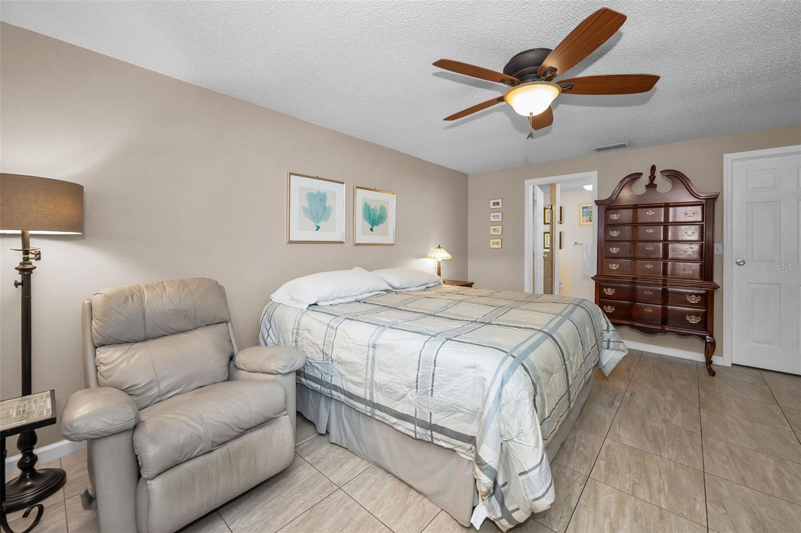 Image 18 of 84 For 646 Timber Bay Circle W