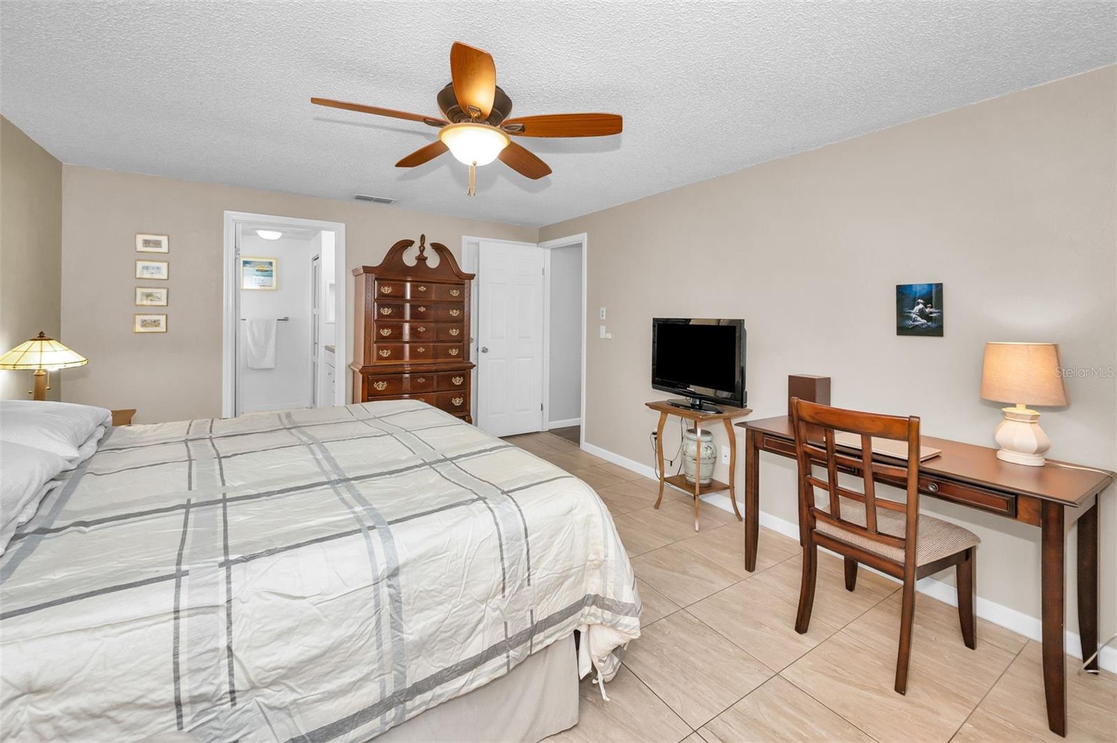 Image 19 of 84 For 646 Timber Bay Circle W