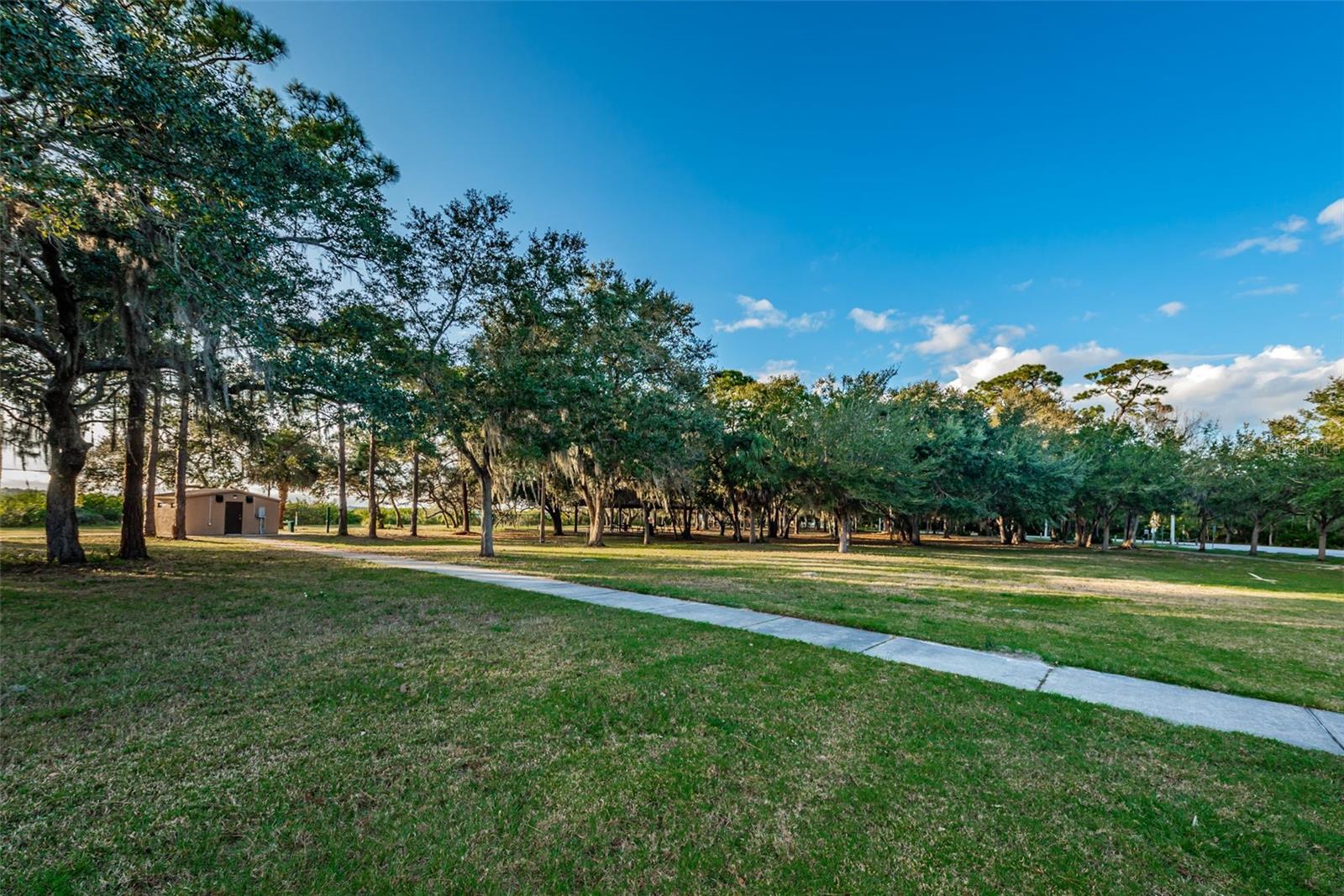 Image 47 of 84 For 646 Timber Bay Circle W