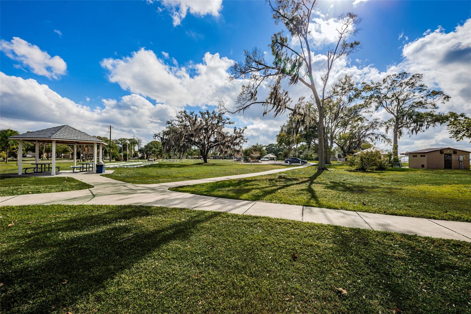 Image 69 of 84 For 646 Timber Bay Circle W